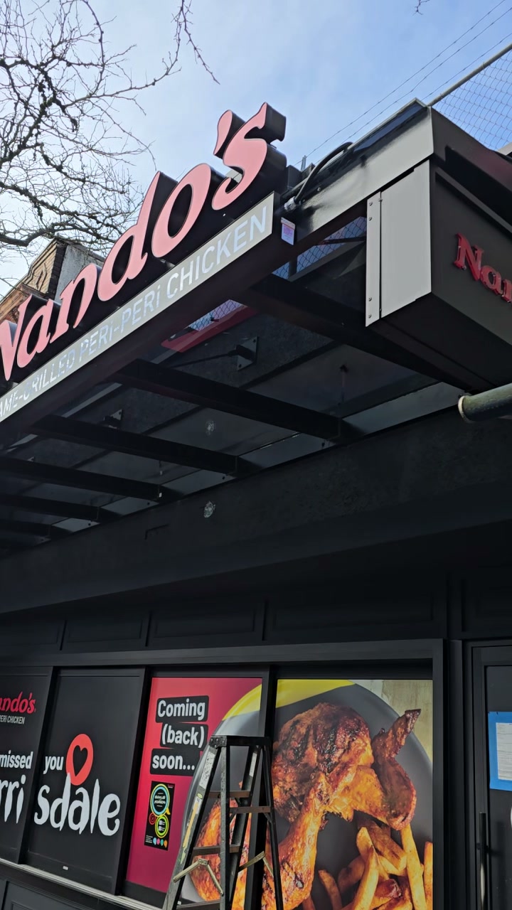 Nandos Exterior Lightbox